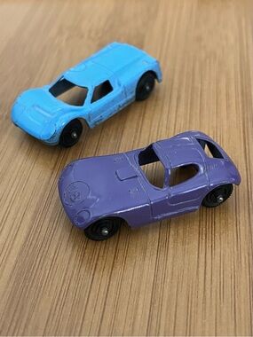 2 Vintage Tootsietoy Midget Cars Purple Chevy Cheetah Ford GT
Diecast